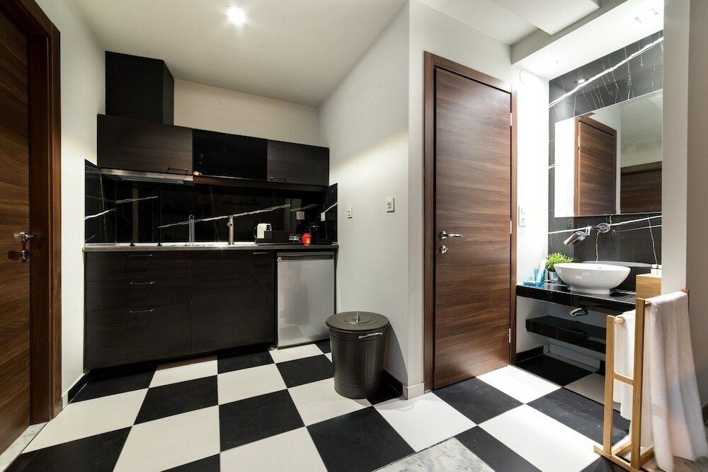 Фото Oinoelia Luxury Suites & Residence