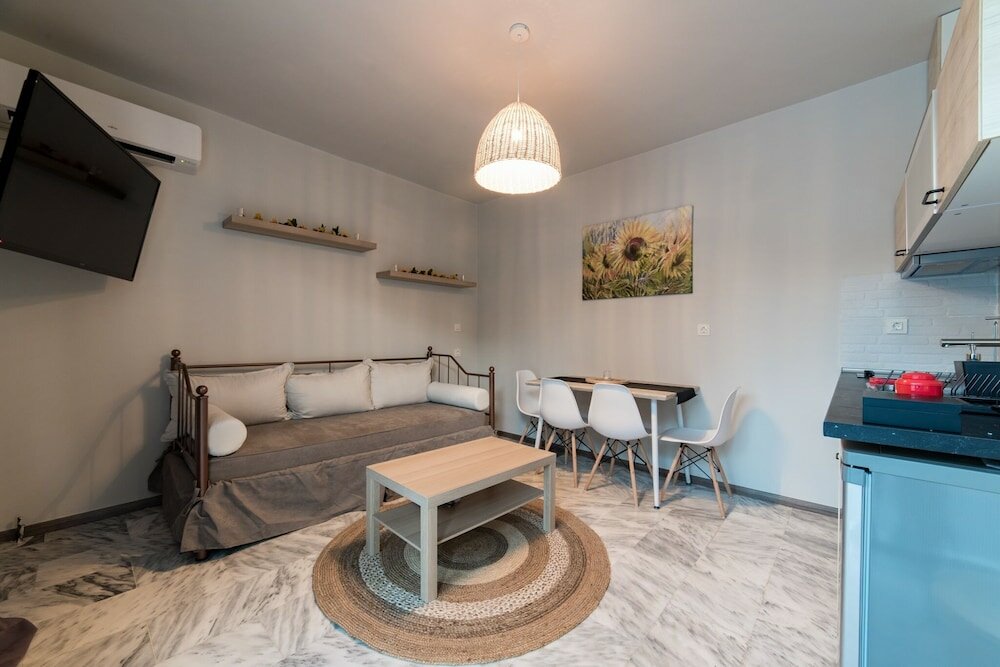 Фото Oinoelia Luxury Suites & Residence