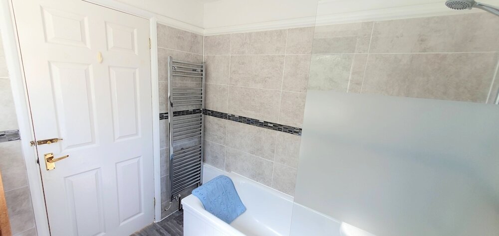 Фото 3-bed House With Superfast Wi-fi, Dw Lettings 15vr