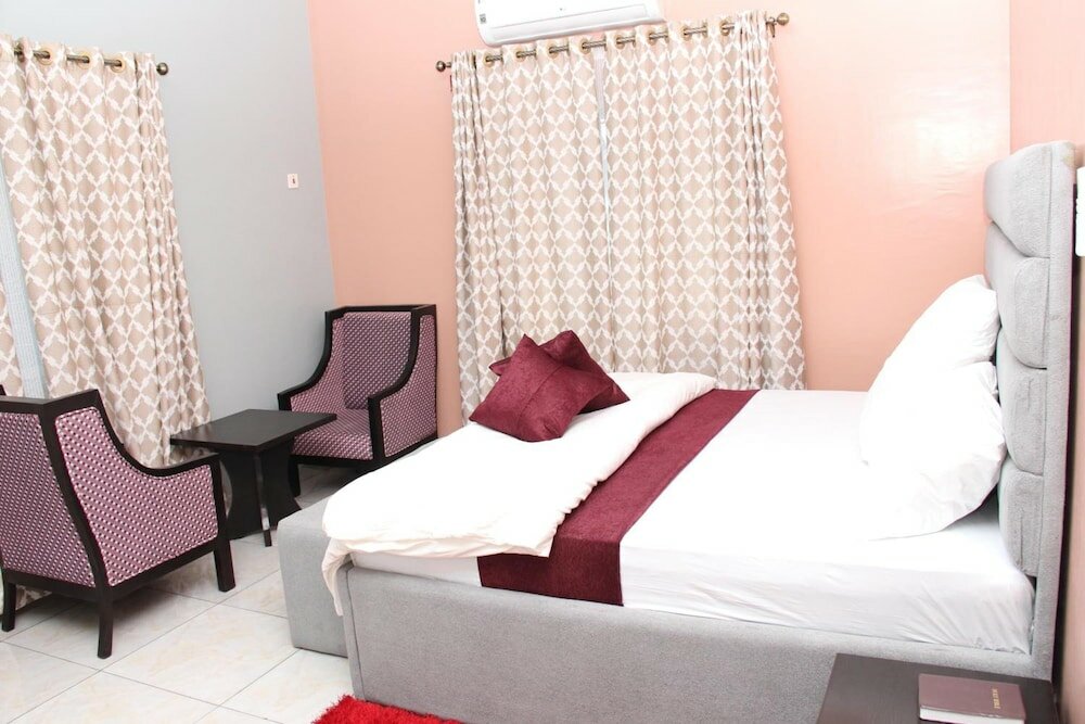 Фото Blooms Spot Hotel and Apartments