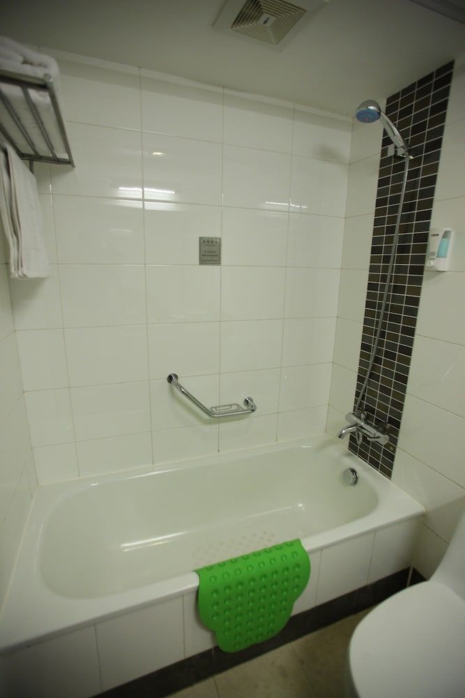 Фото Overseas Chinese International Hotel