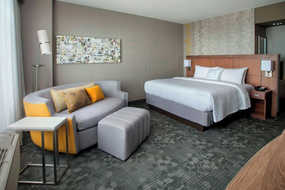 Фото Courtyard by Marriott Philadelphia Lansdale