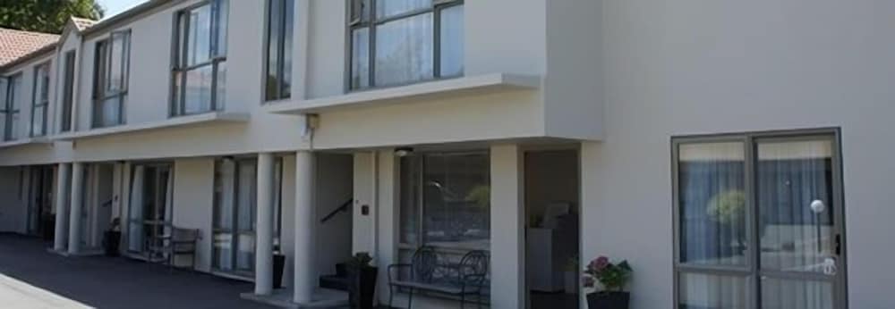 Фото Deans Bush Motel