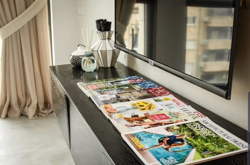 Фото J-Tower Apartments