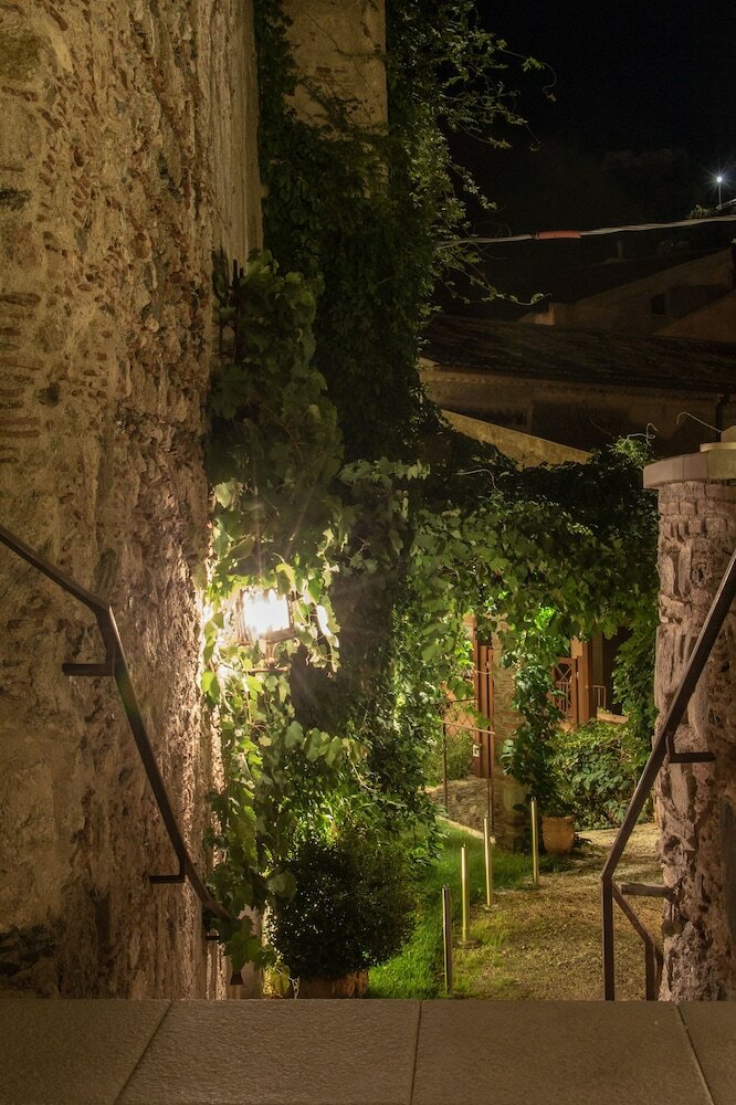 Фото Bar Vitelli Charming Suites