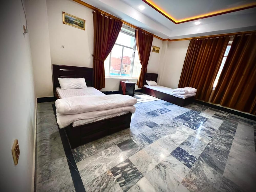 Фото отеля 2