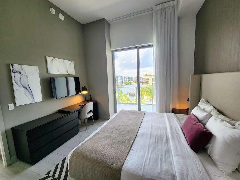 Фото Hh Exclusive Condos by Cielo Stays