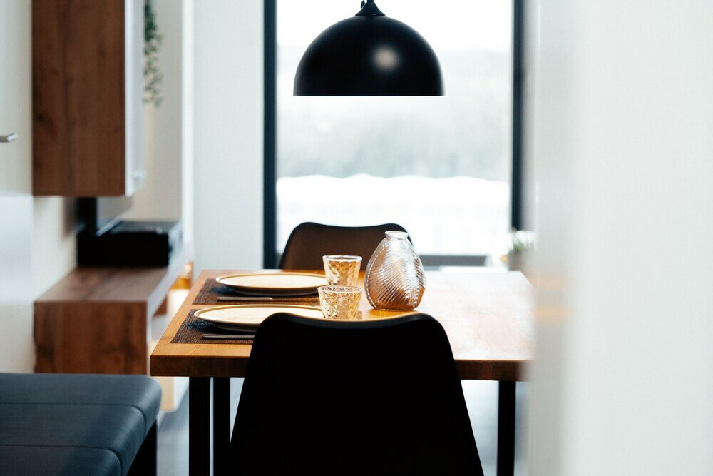 Фото Bright Chic 1br Apt w Balc & Prkg