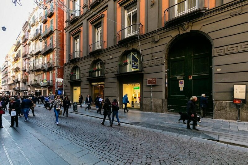 Апартаменты Appartamento a Palazzo Berio в Неаполе