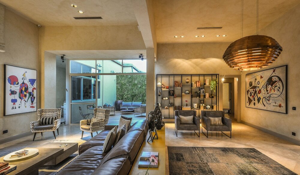 Фото Classical Spacious 3br apartment