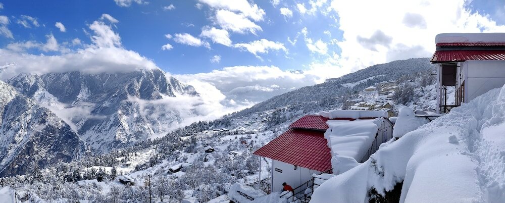 Фото Mountain Rover Auli
