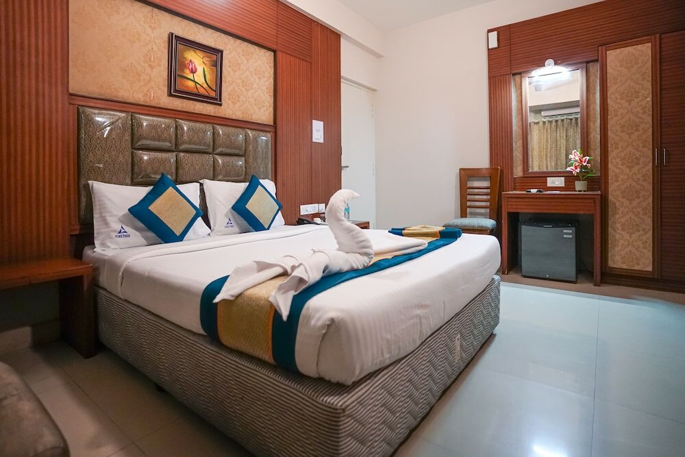 Фото Pine Tree Boutique Hotel - Greams Road