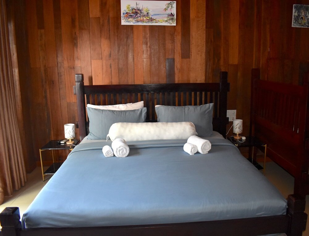 Фото Three Little Birds