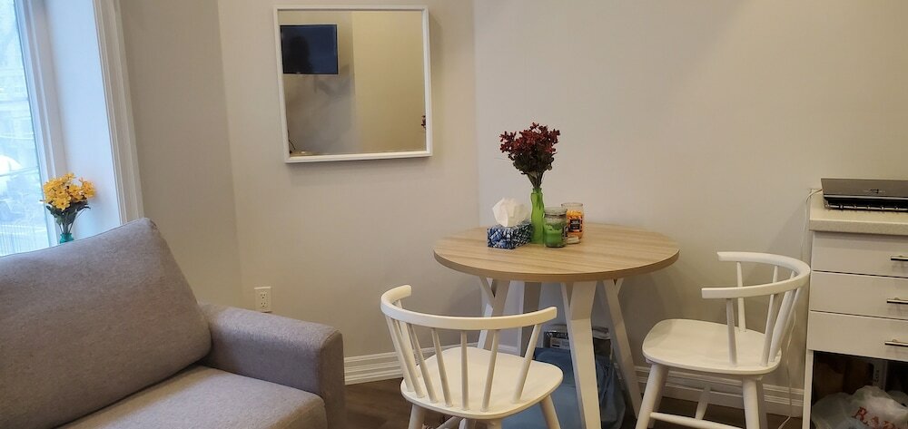 Фото Downtown Easy Stay