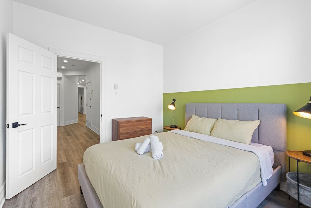 Фото Spacious Renovated Apartment Sleeps 12