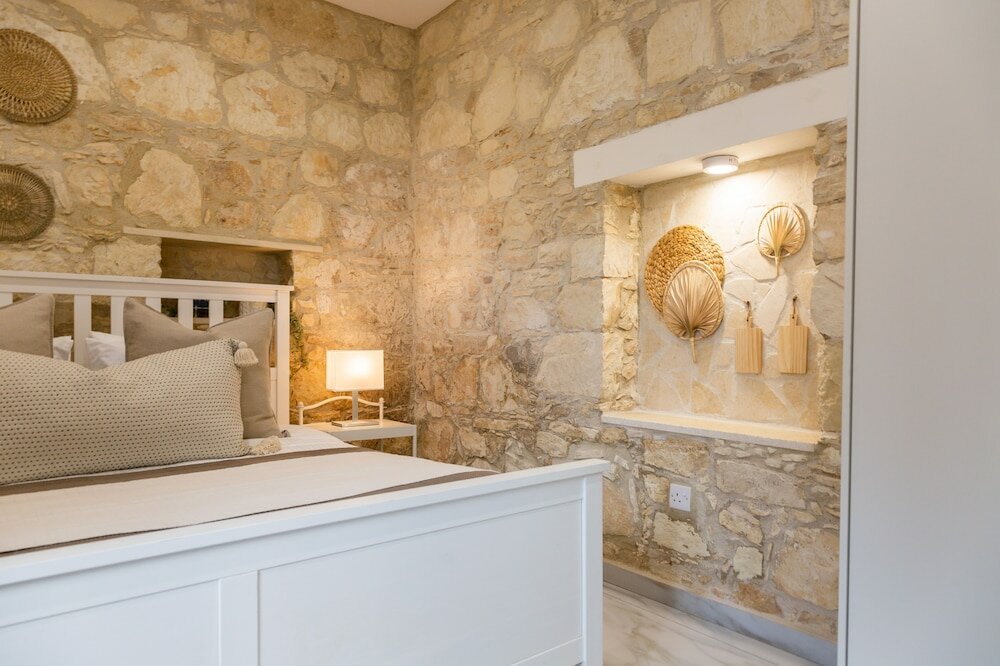 Фото Phaedrus Living Luxury Stone House Armou