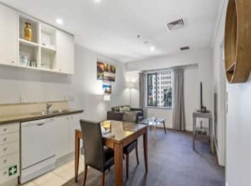 Гостиница Superking Bed In Stylish Apartment On Queen Street в Окленде