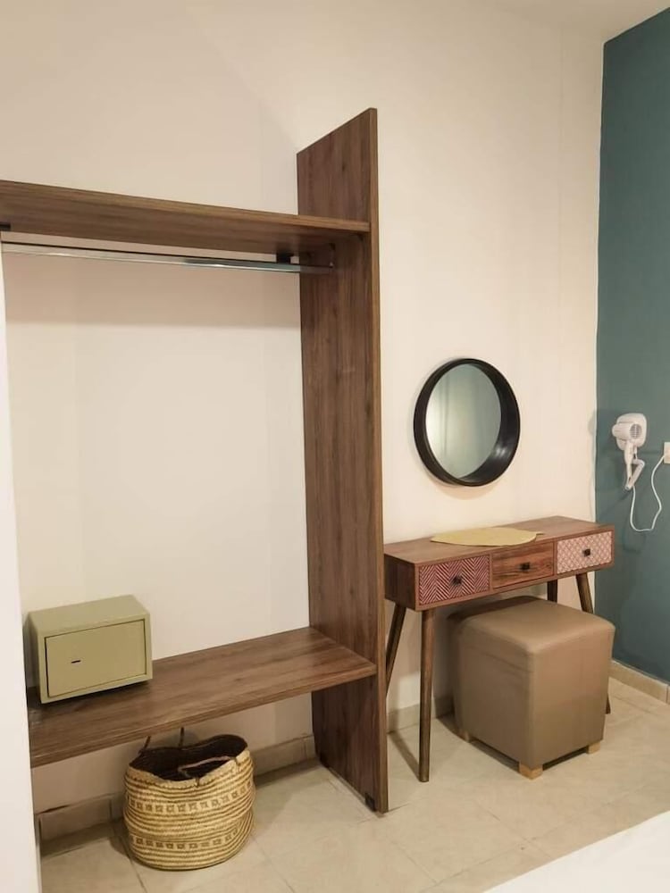 Фото Euphoria Complex 2