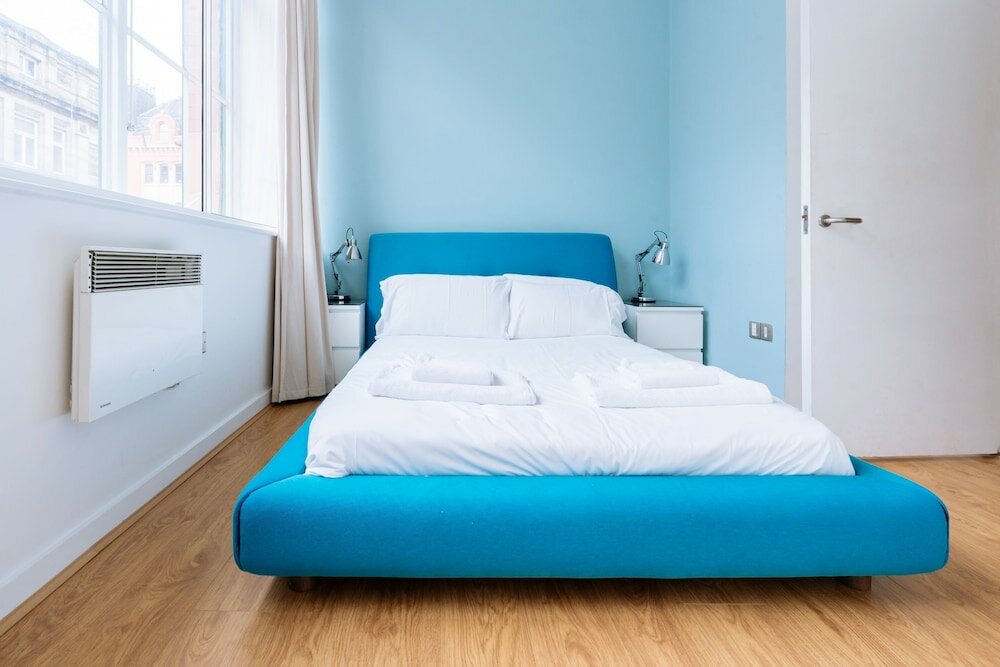 Фото Bright 2bd Flat in Manchester