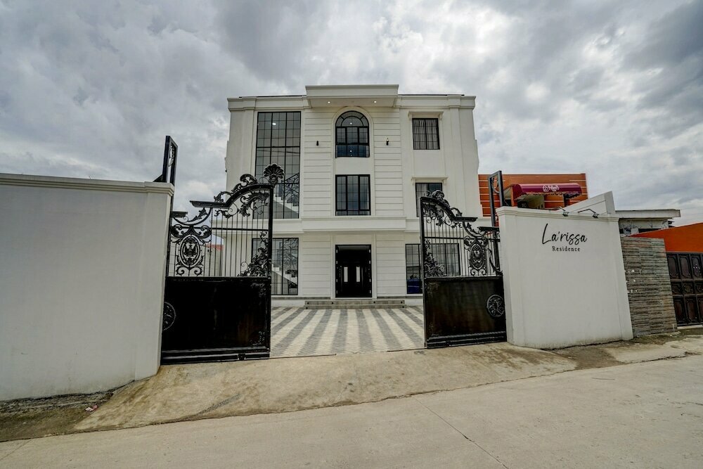 Hotel La'rissa Residence by Arba, West Java, photo