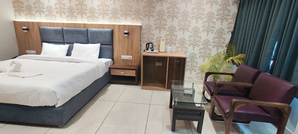 Фото Hotel Satkar