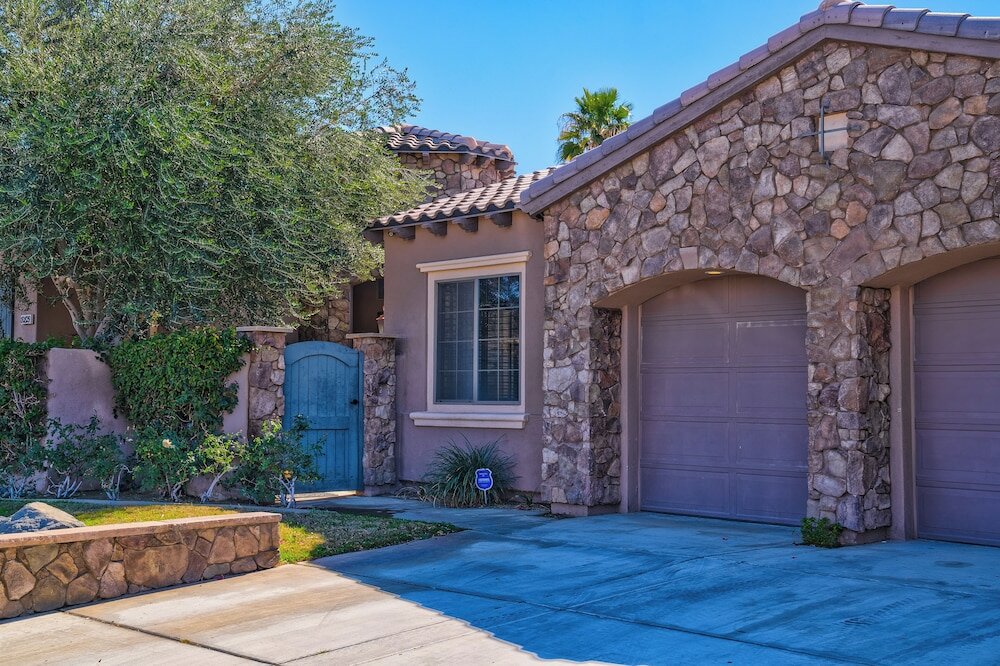 Фото Casa Serenity Luxury Living w Pool & Jacuzzi