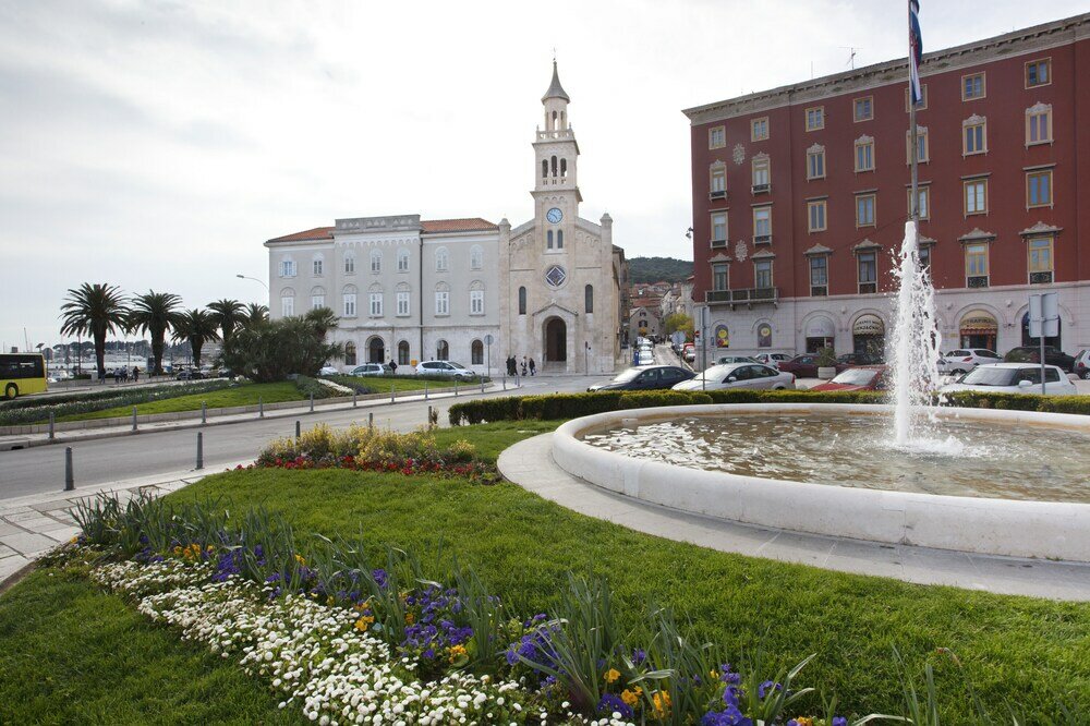 Фото отеля 2