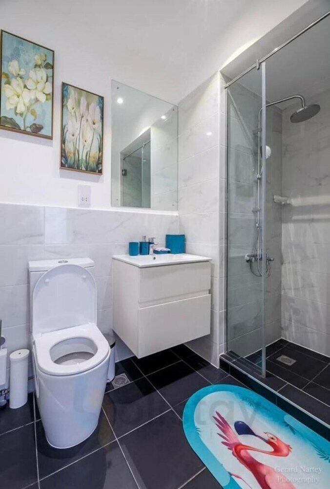 Фото Golden Breeze Suites