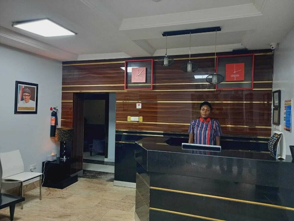 Фото Newland Luxury Apartments