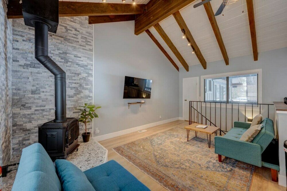 Фото Spacious 1br Cozy Cabin with Patio & Extra Bed