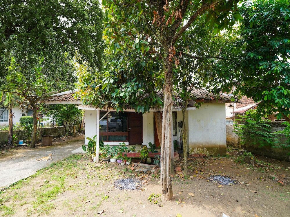 Фото Spot On 91638 Anna Homestay Syariah