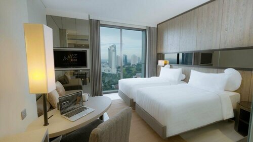 Гостиница Whiz Luxe Hotel Spazio Surabaya в Сурабае