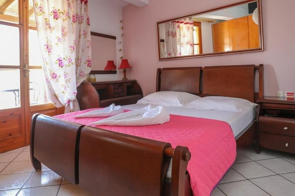 Фото Vaya Zorba Studios