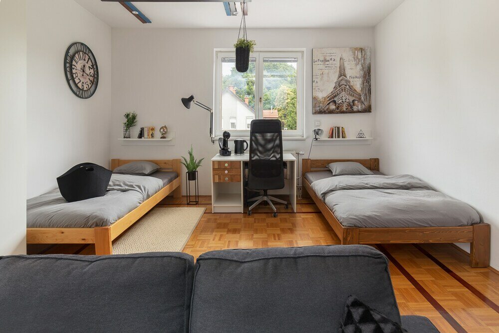 Фото Rooms and Apartments in Eagle's Nest