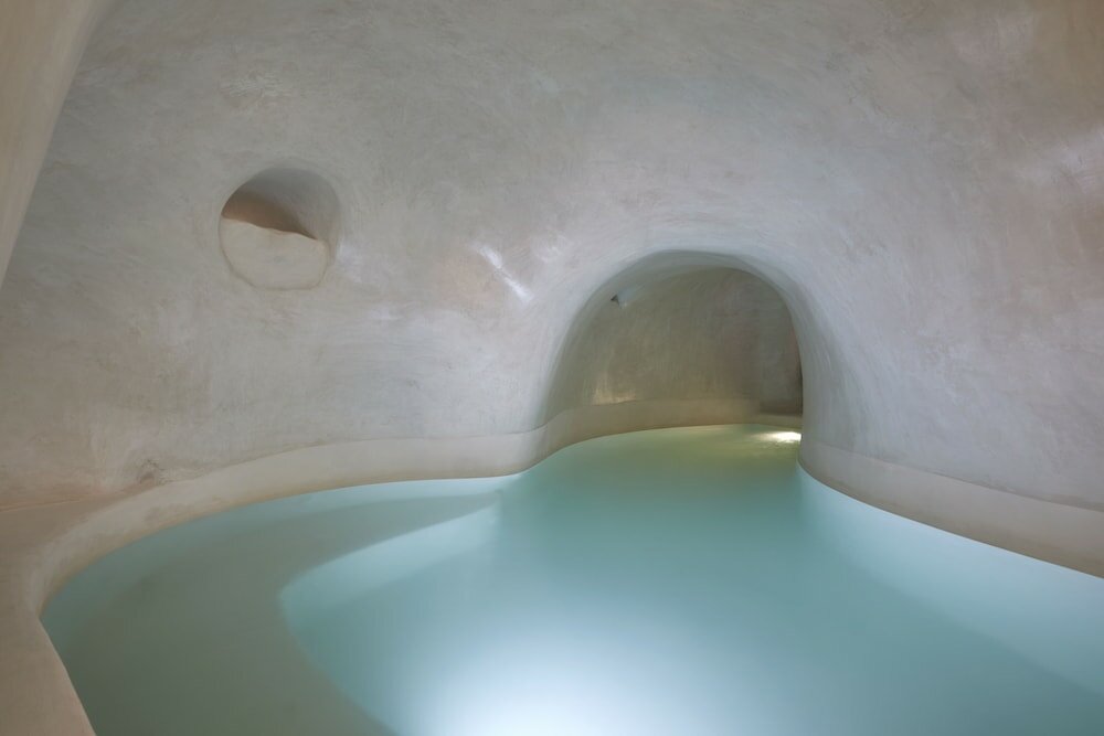 Фото White Pearl Cavalieri - Adults Only