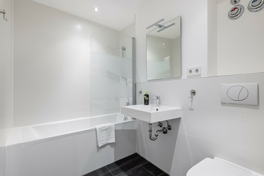 Фото Limehome Augsburg Pilgerhausstraße