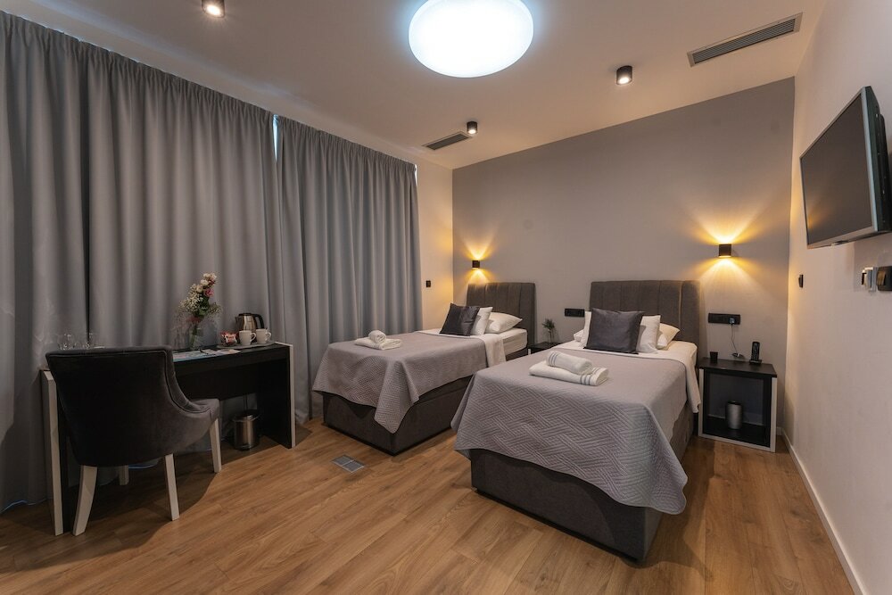 Фото Sky & Sun Luxury Rooms