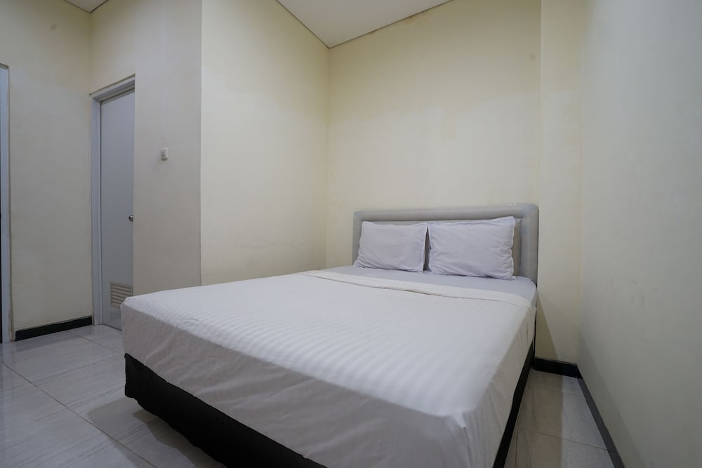 Фото Spot On 2246 Kost 97 Syariah