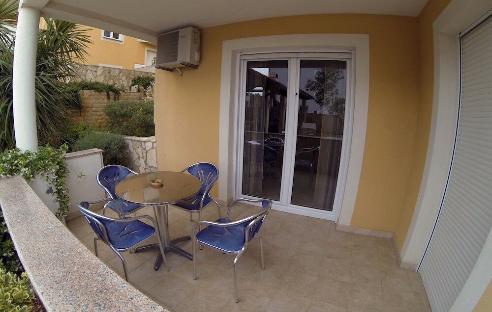 Фото Apartments Flora