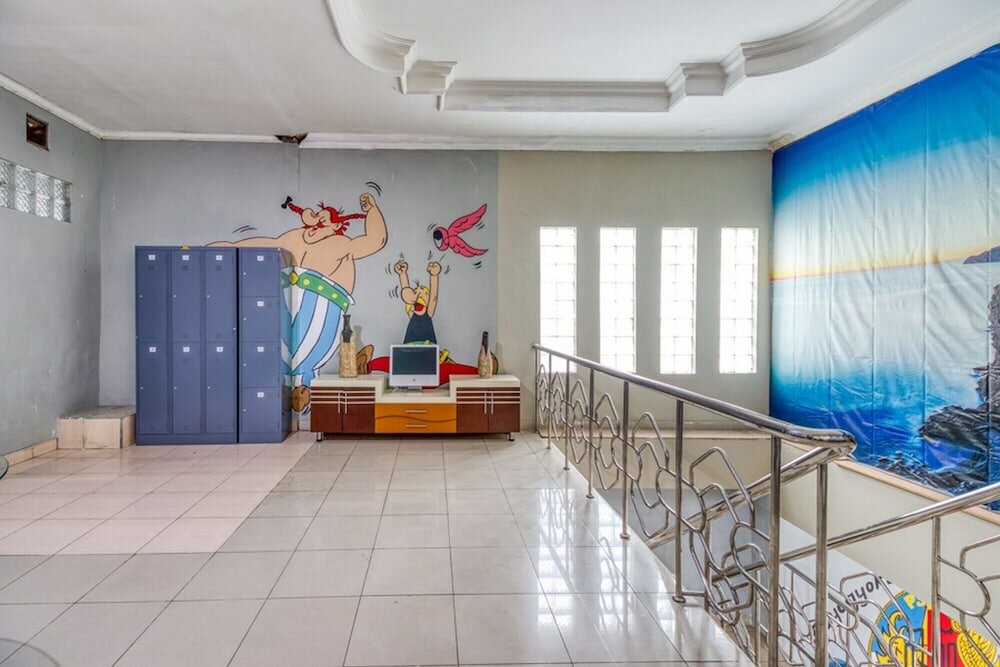 Фото RedDoorz Plus near Stadion Mandala Krida