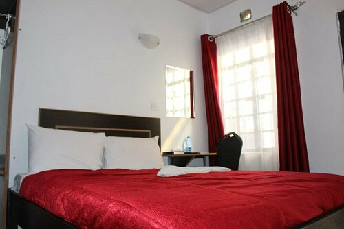 Гостиница Dover Hotel Bondo