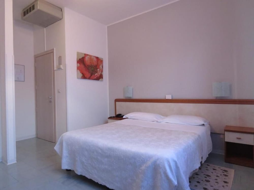 Фото Hotel Marta Forlì