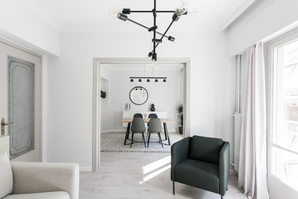 Фото Upstreet Deluxe & Stylish 2 Bd Apartment