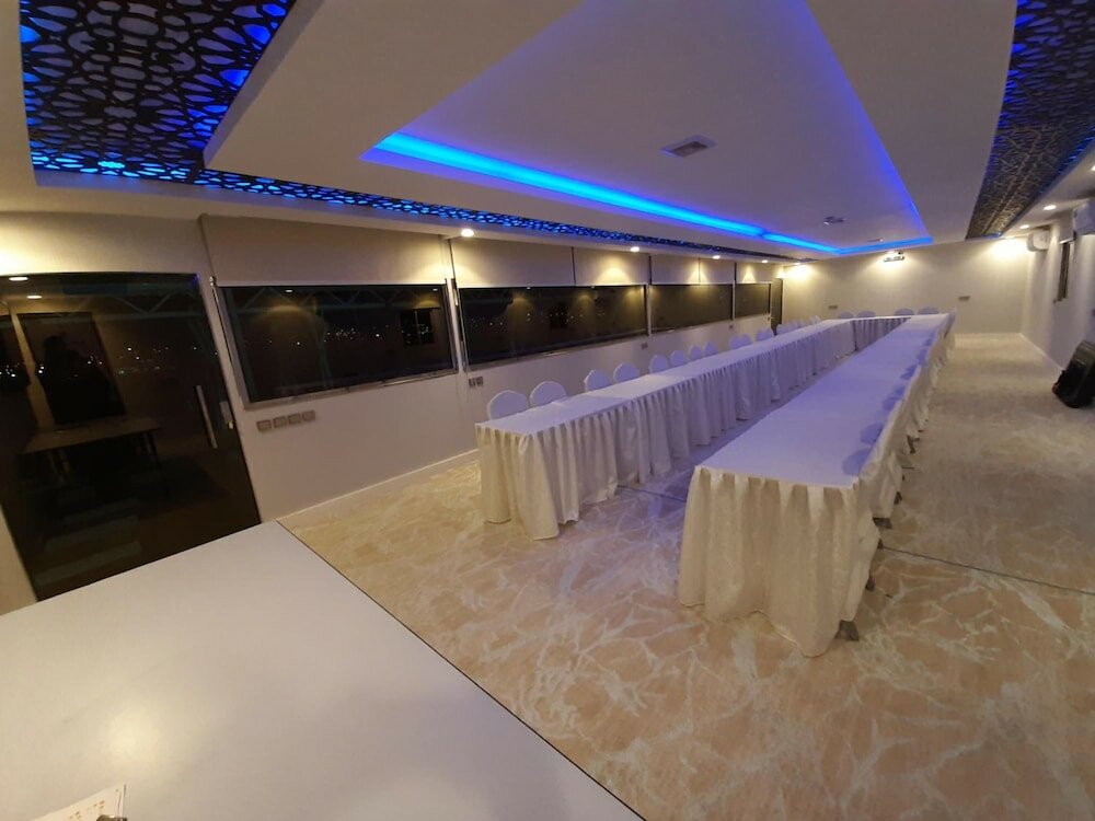 Фото Qasr Alshamal Hotel