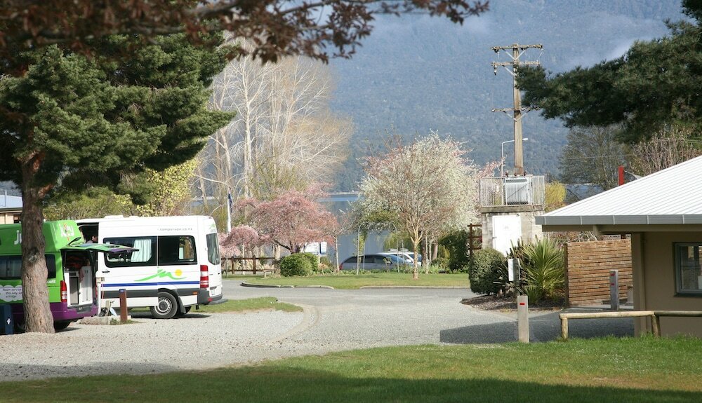 Фото Te Anau Lakeview Kiwi Holiday Park & Motels