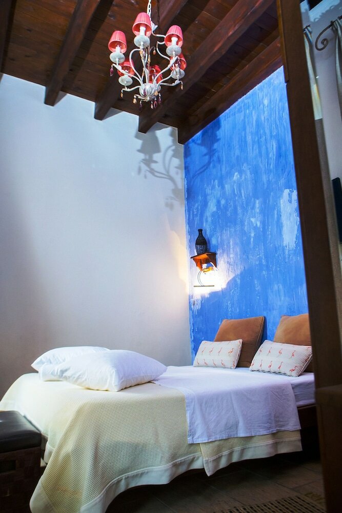 Фото Oikoperiigitis Hotel