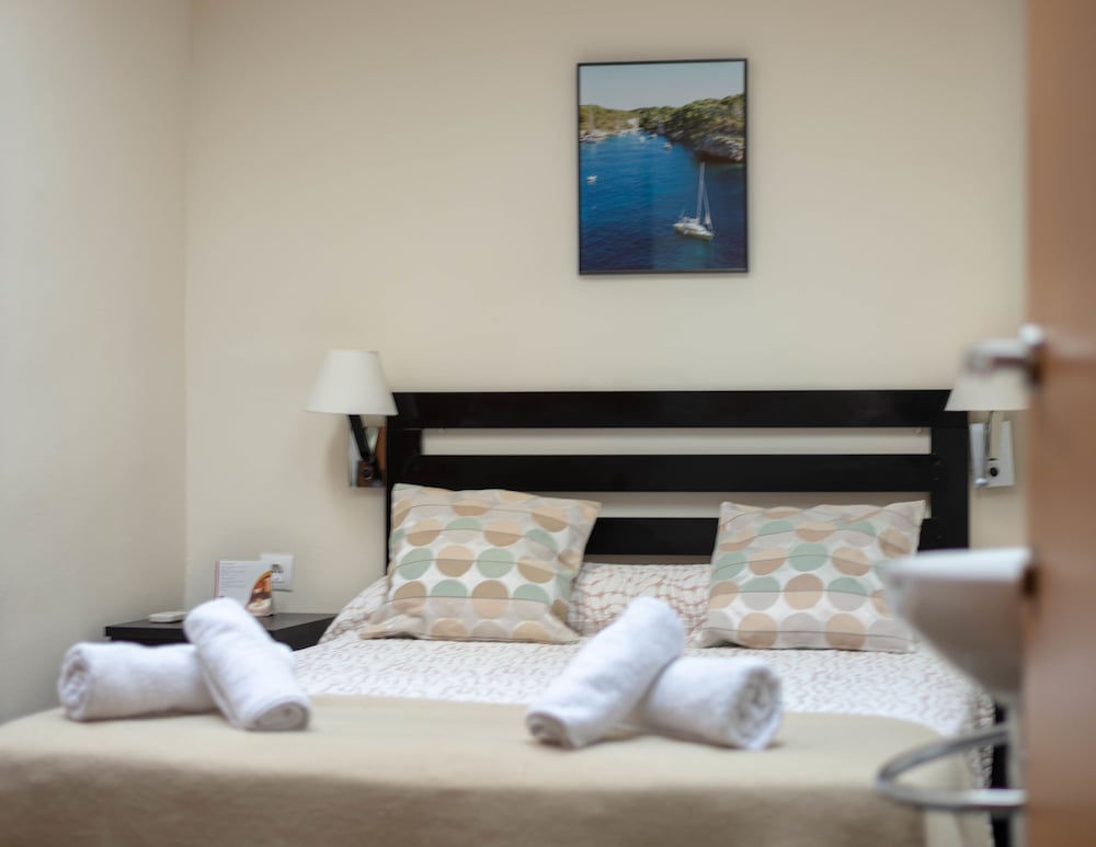 Фото Hostal Alogar