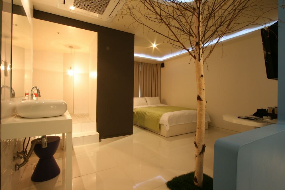 Фото Dong Seoul Hotel