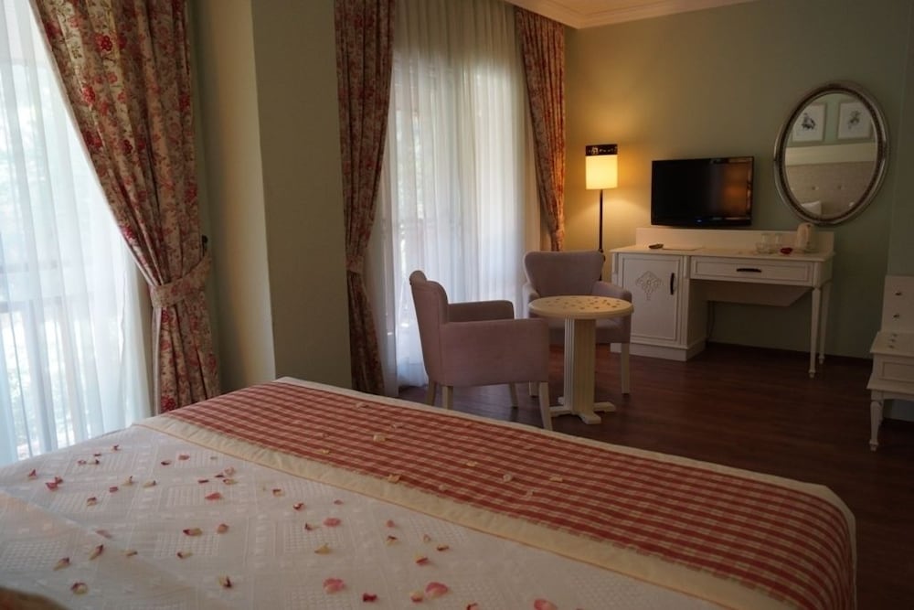 Фото Padok Premium Hotel & Stables