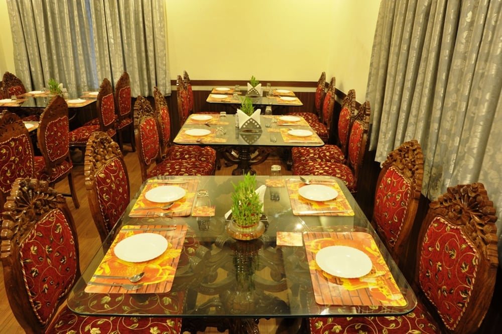 Фото Hotel Emarald